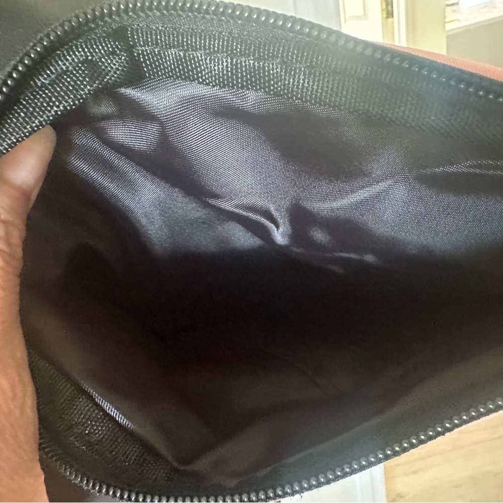 Wander+Pink Crossbody Sling anti theft Travel Bag - Picture 7 of 7